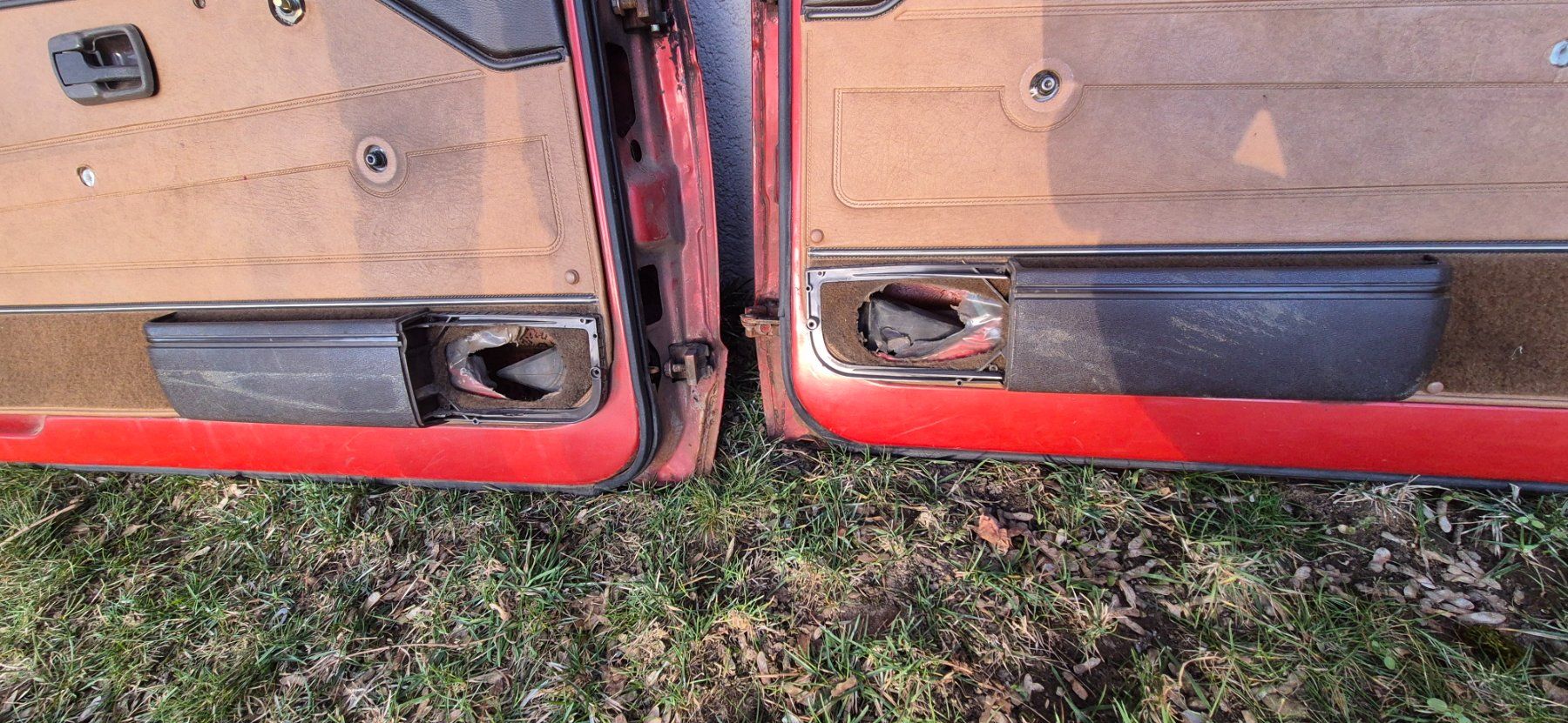 Volkswagen Tutti pezzi di ricambio auto: Golf 1, Jetta 1, Türen – Usato da Riggisberg venduto da Mahali04 3