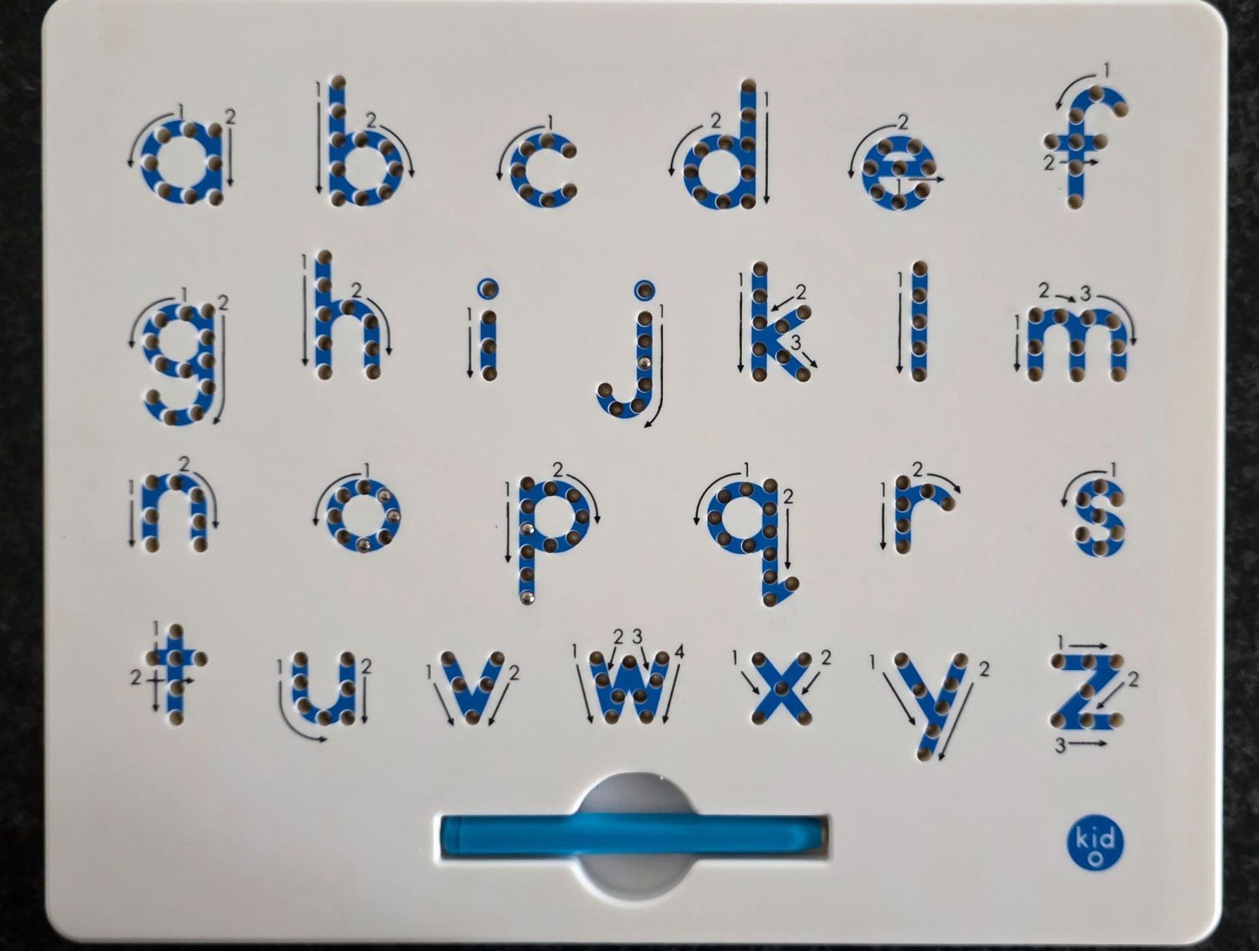 Spielzeuge: Buchstaben abc / Magnettafel und Magnetstift – Neu (gemäss Beschreibung) aus Mümliswil von muzimo 2