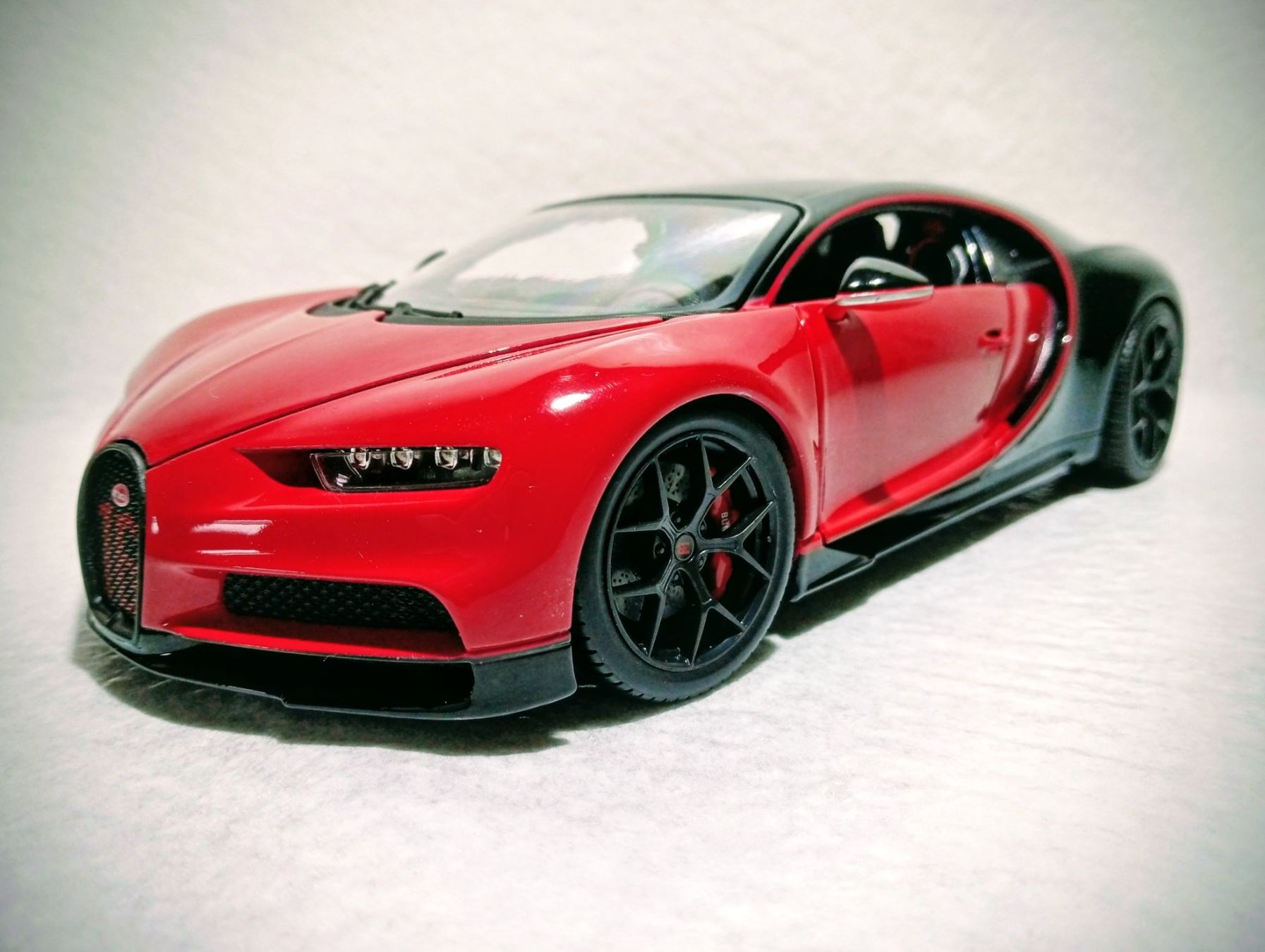 Bburago Modellini d'auto: Bugatti Chiron Sport – Nuovo (secondo la descrizione) da Huttwil venduto da Secondtrain
