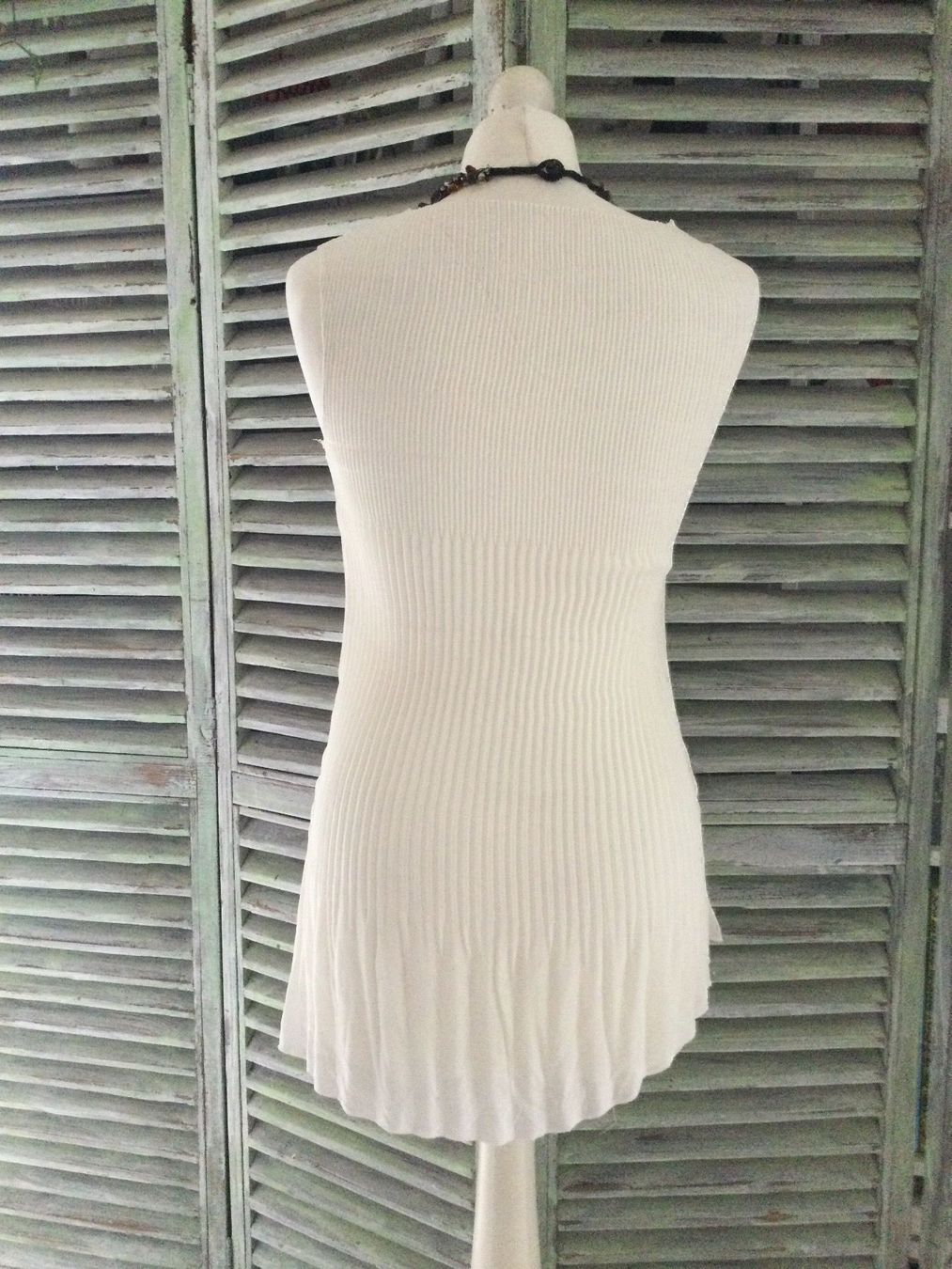 Top: Top blanc asymétrique, taille M, NEUF – Nuovo e nell'imballaggio originale da Agiez venduto da chouchanelle 3