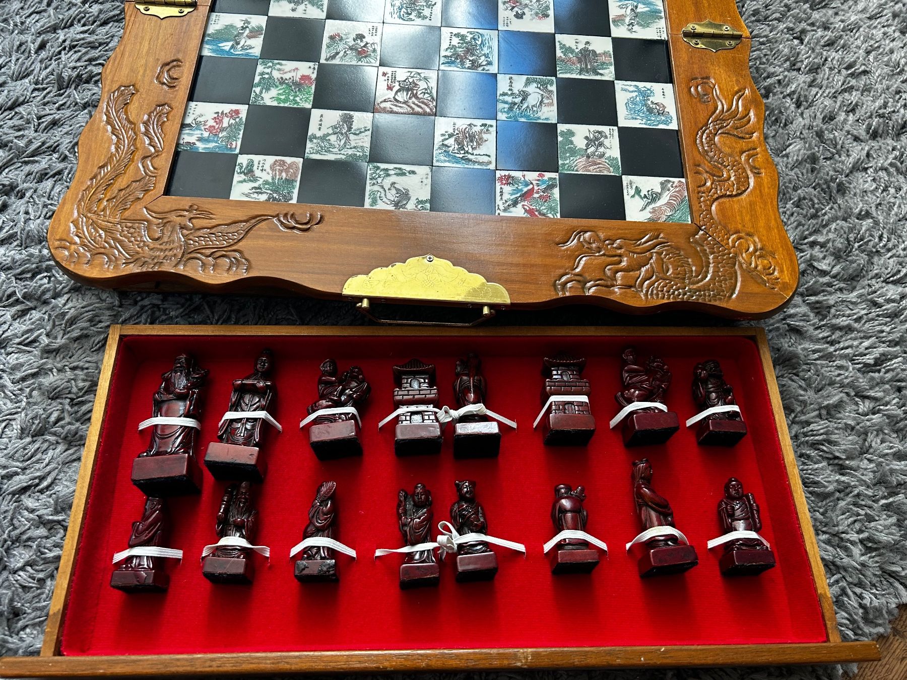 Giochi: Edles chinesisches Schachbrett/Schachfiguren – Usato da Wettswil venduto da blummar