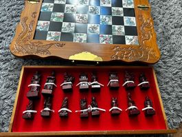 Edles chinesisches Schachbrett/Schachfiguren