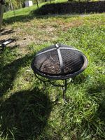 Brasero avec grille de cuisson en métal