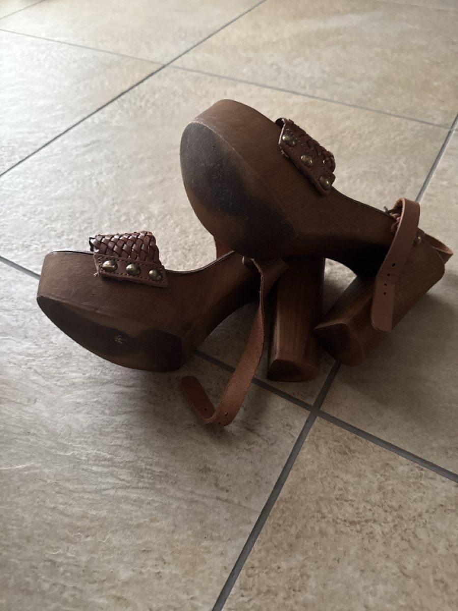Scarpe da donna: Sommerschuhe Grösse 38 Primadonna – Usato da Otelfingen venduto da Tommy112 1