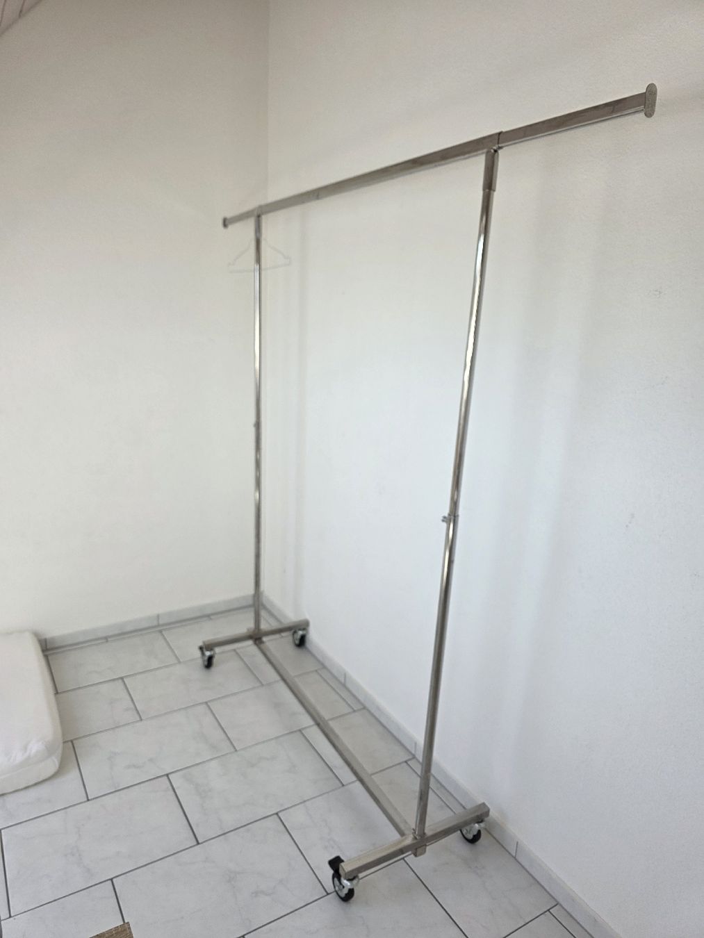 Garderobe: Kleiderständer Edelstahl Rollbar gebraucht – Gebraucht aus Neerach von TomBae 5