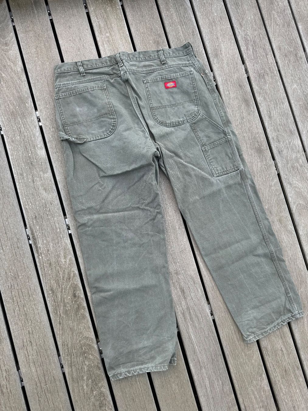 Dickies Pantaloni: Dickies pants – Usato da La Chaux-de-Fonds venduto da slishwardrobe 1