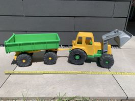 Traktor mir Anhänger für den Sandkasten