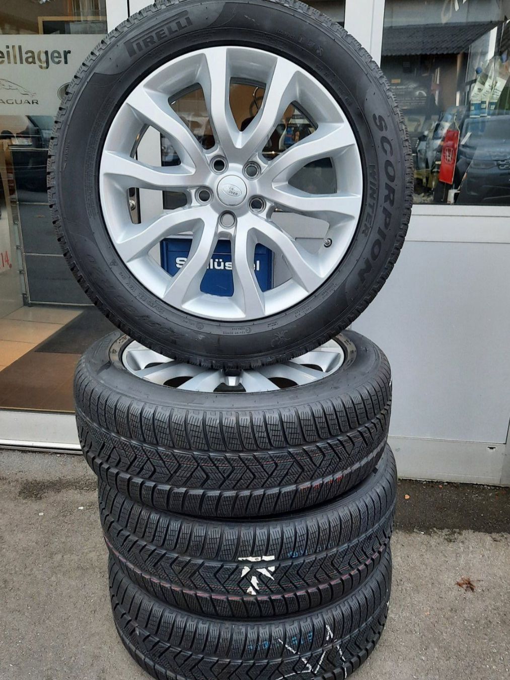 Land Rover Pneus & Kompletträder: Winterräder - original - RANGE ROVER Sport 2014-> – Gebraucht aus Thun von Jazz51 3