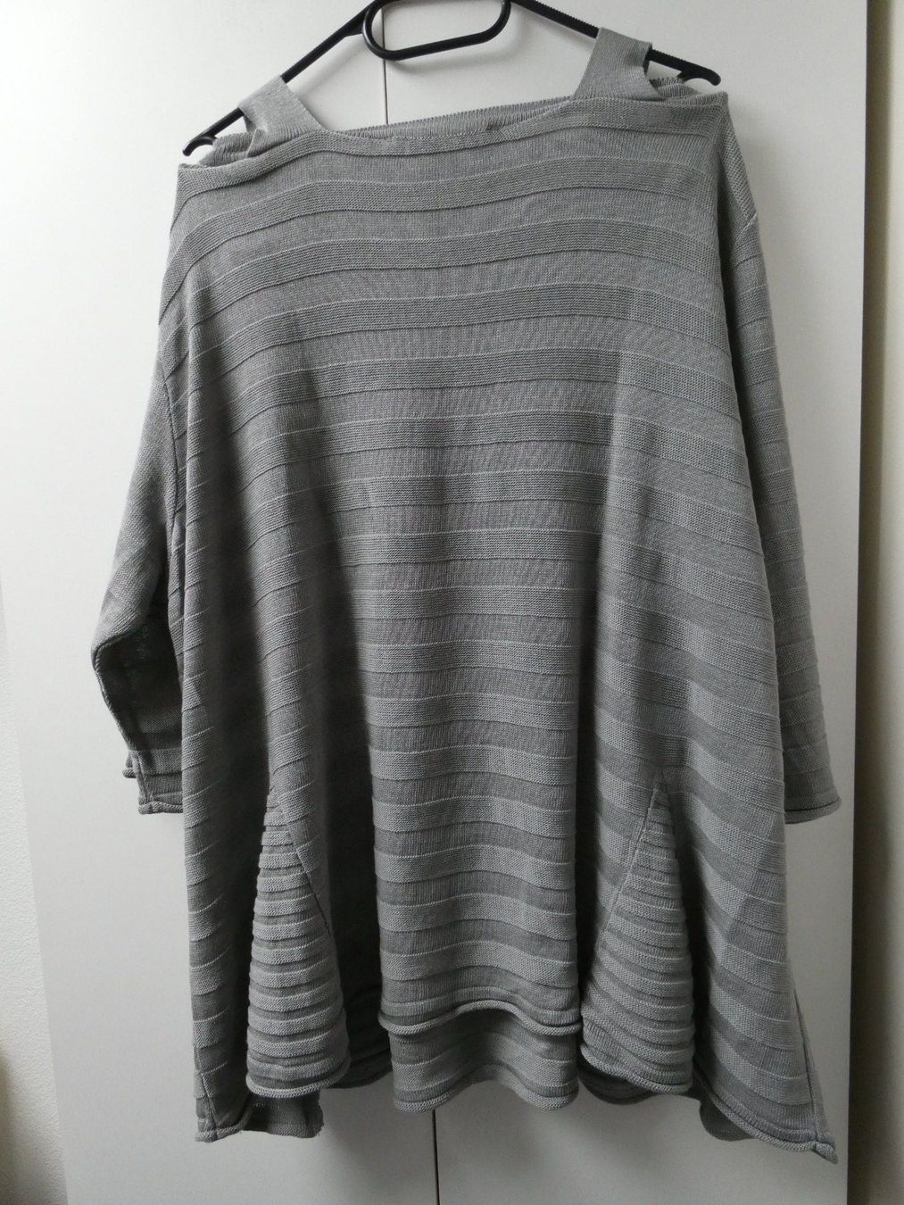 Maglioni & Felpe: Pullover grau-olive, Gr. ca. 48 – Nuovo (secondo la descrizione) da Thierachern venduto da danyely67 1