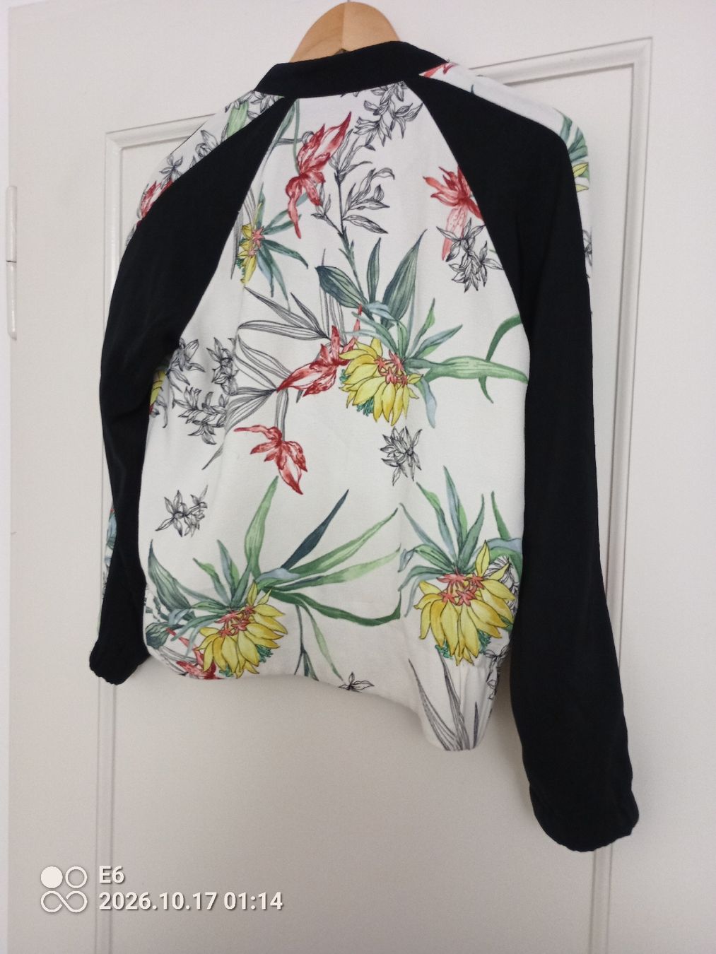 Zara Vestes: Jacke mit Blumenmuster – D'occasion à Zürich par Mitzi6 1
