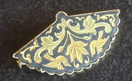 Brosche Fächerornament goldfarben antik guter Zustand