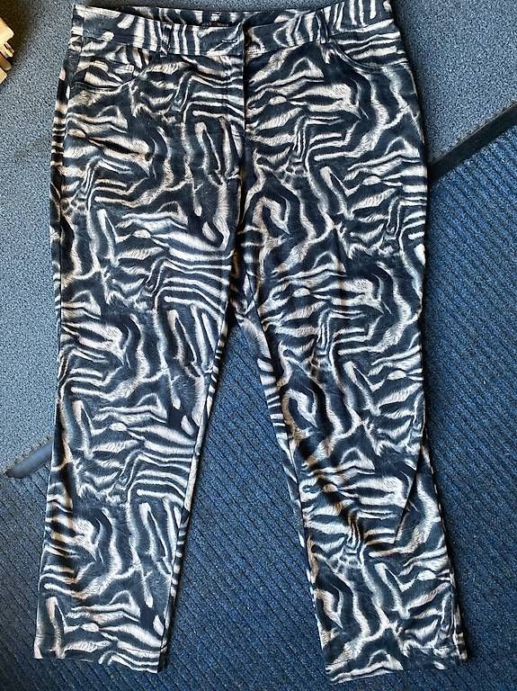 Pantaloni: Puntoroma Hose, 44 – Usato da St. Gallen venduto da Konstanza