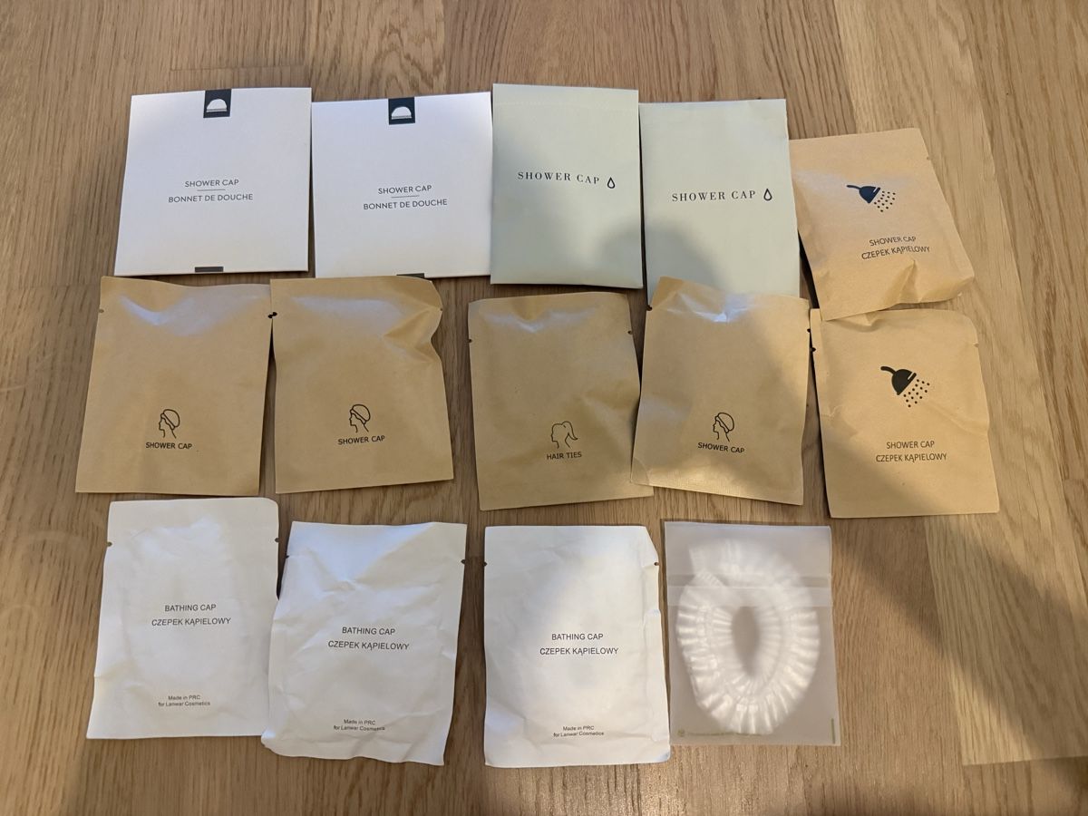 Chapeaux, bonnets & casquettes: 14 Shower and Bathing Caps  – Neuf avec emballage d'origine à Dübendorf par zhe_69pd