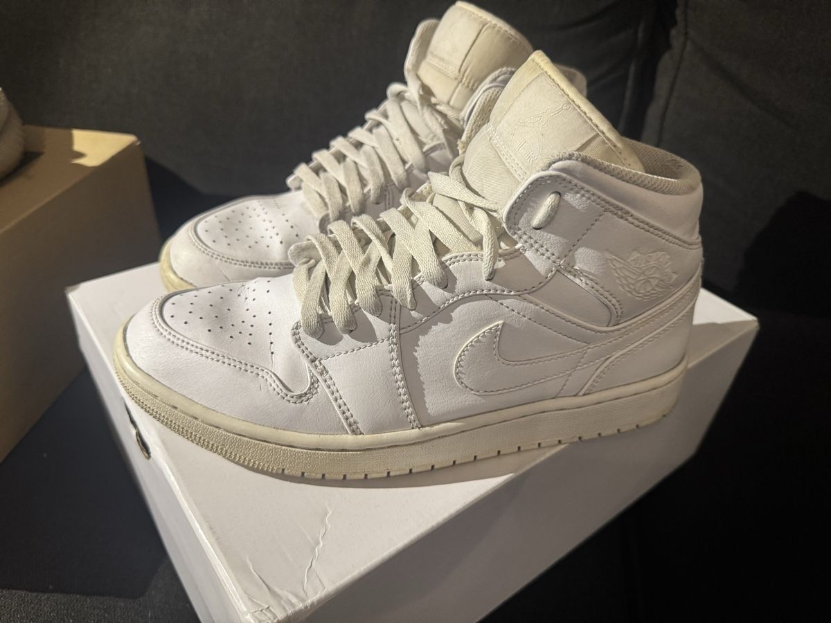Jordan Chaussures hommes: Air Jordan 1 Mid weiss EU 42.5  – D'occasion à Chur par ropa68 1