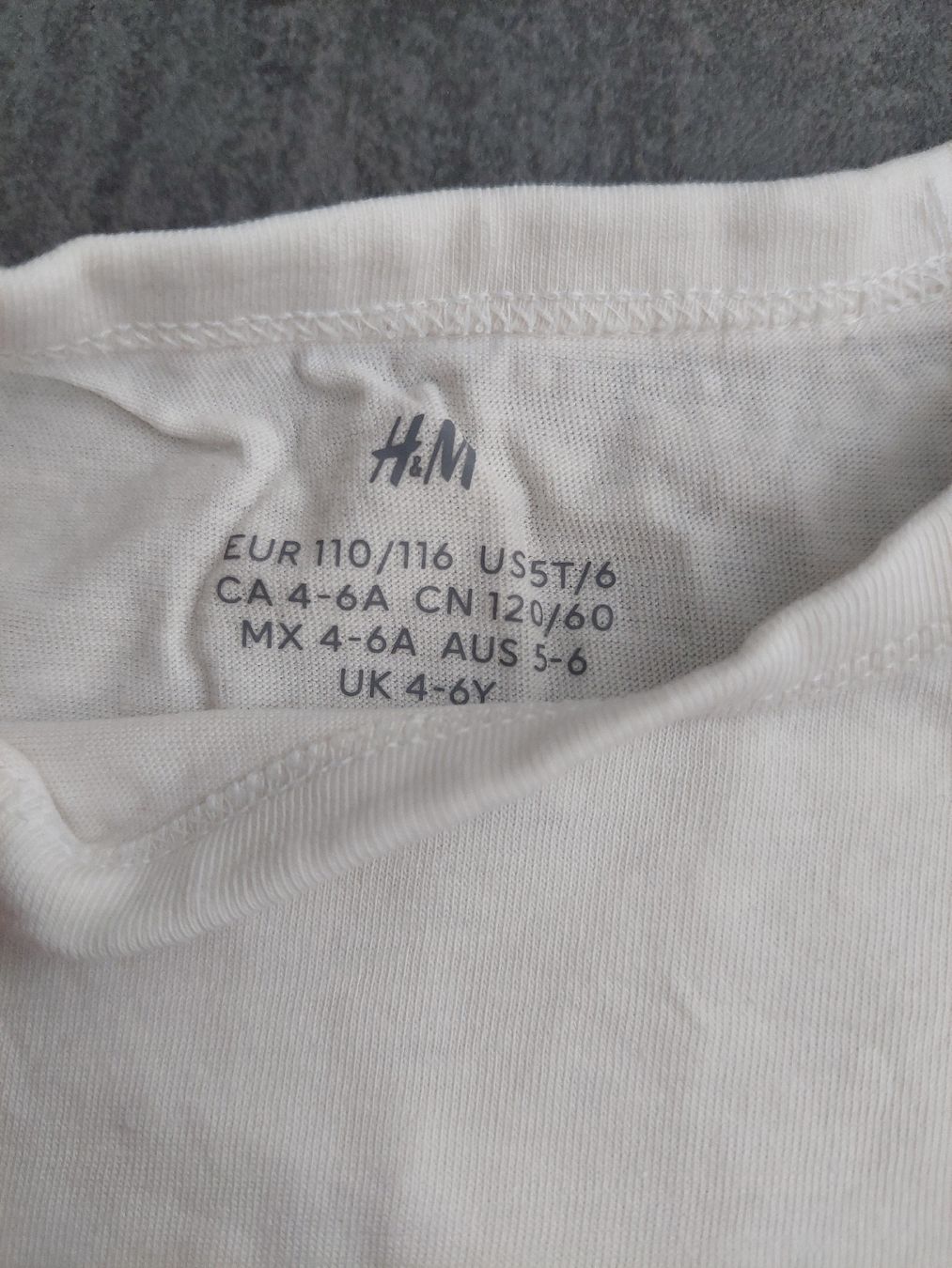 H&M Blusen, T-Shirts & Tops: H&M T-Shirt, Gr. 110/116 – Gebraucht aus Hüntwangen von ManuM2014 2