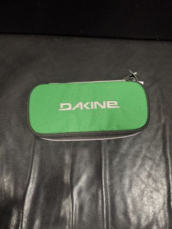 Dakine Etui