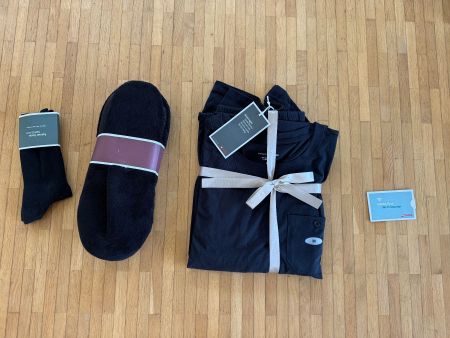 Swiss First Class Zimmerli Pyjama Gr L, Slippers, Tote Bag..