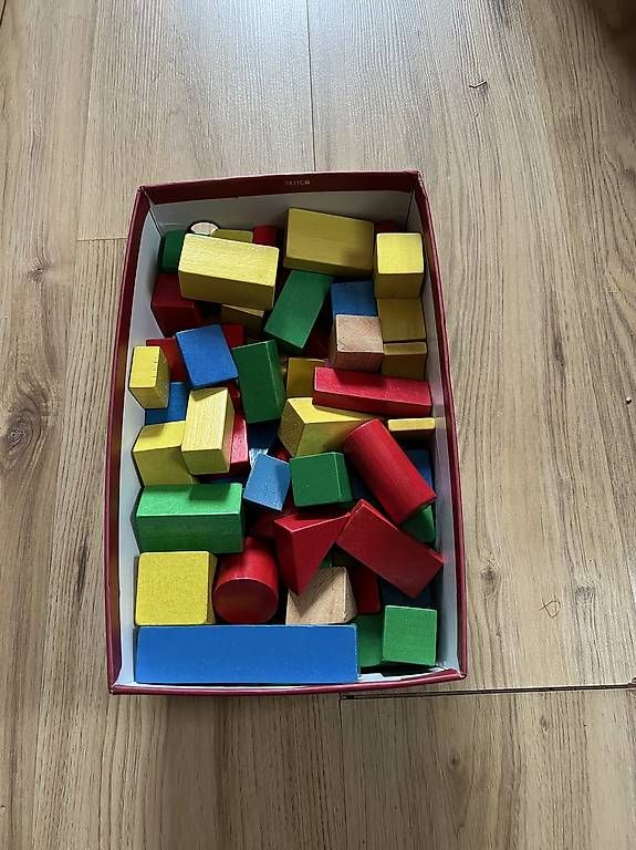 Kit di costruzioni: Plots Cubes en bois 70 pièces – Usato da Bevaix venduto da nad_t8tm
