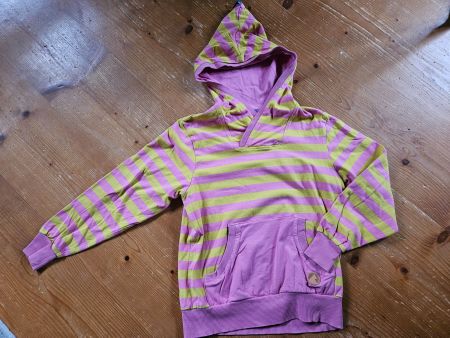 Toller Finkid Pulli 120/130, eher dünn wie Mini Boden