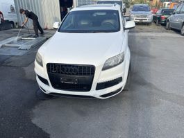 SUV Audi Q7 TFSI blanc, véhicule occasion en état
