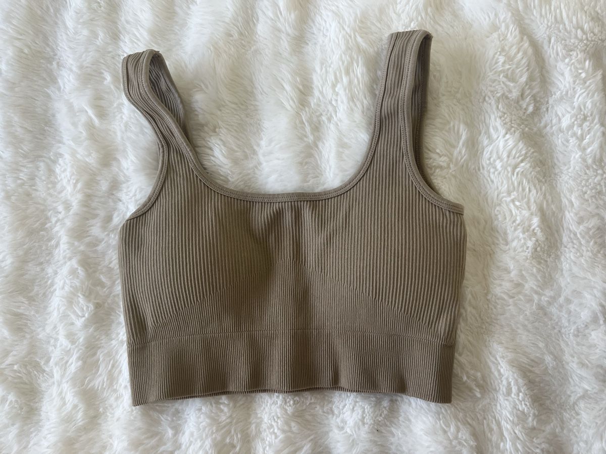 Lots de vêtements: Sportliches Set, Grösse S, Beige – Neuf (Voir description) à Effretikon par Briga.S. 1