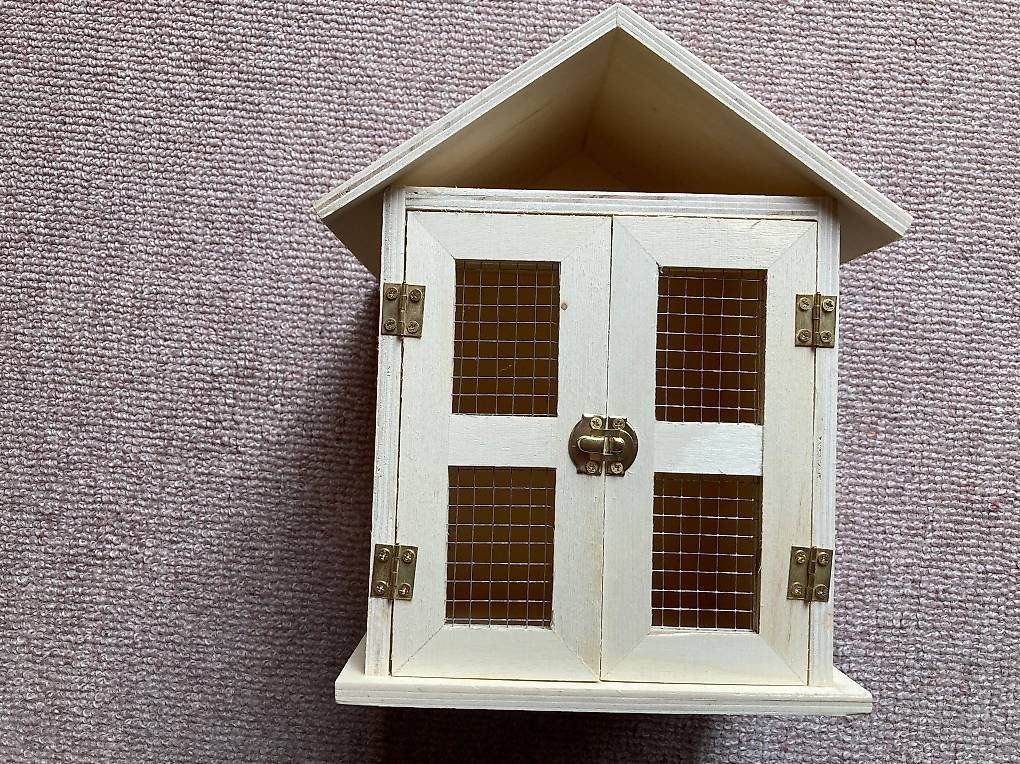 Giocattoli: Spiel- oder Deko - Hasenstall aus Holz – Nuovo (secondo la descrizione) da Lütisburg venduto da wiesenpippau