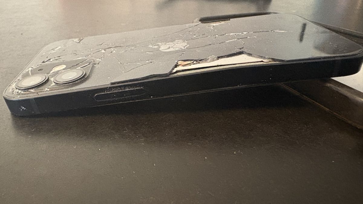 Apple Telefoni cellulari / Smartphones: iPhone 12mini, 128GB, black, defekt – Difettoso da Zürich venduto da lppes 2