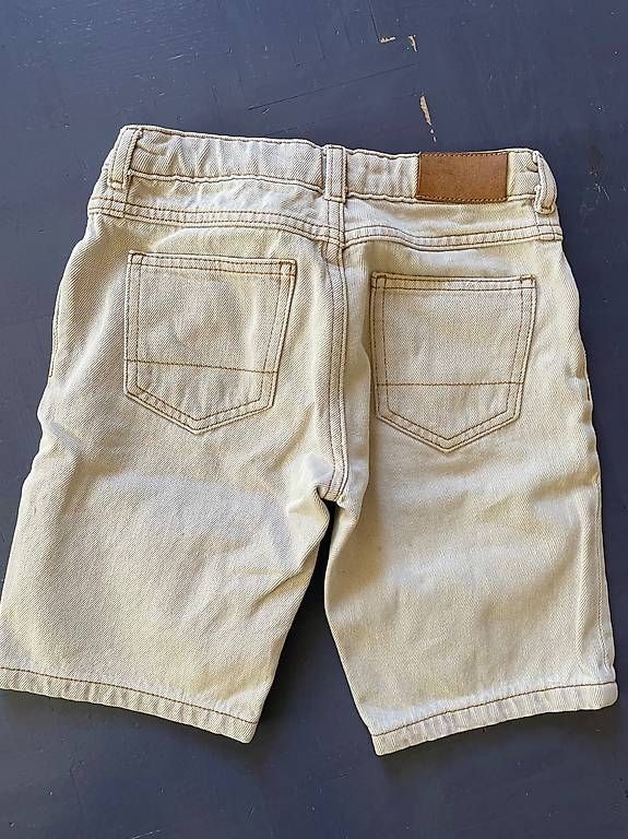 Pantaloni: Jeans shorts 134/140 – Usato da Winterthur venduto da Wyl_ma 2