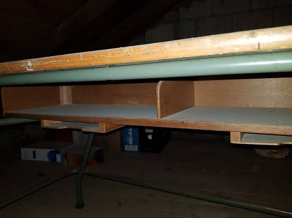 Scrivanie: Ancien bureau d'écolier double – Usato da Ste-Croix venduto da gfamily 1