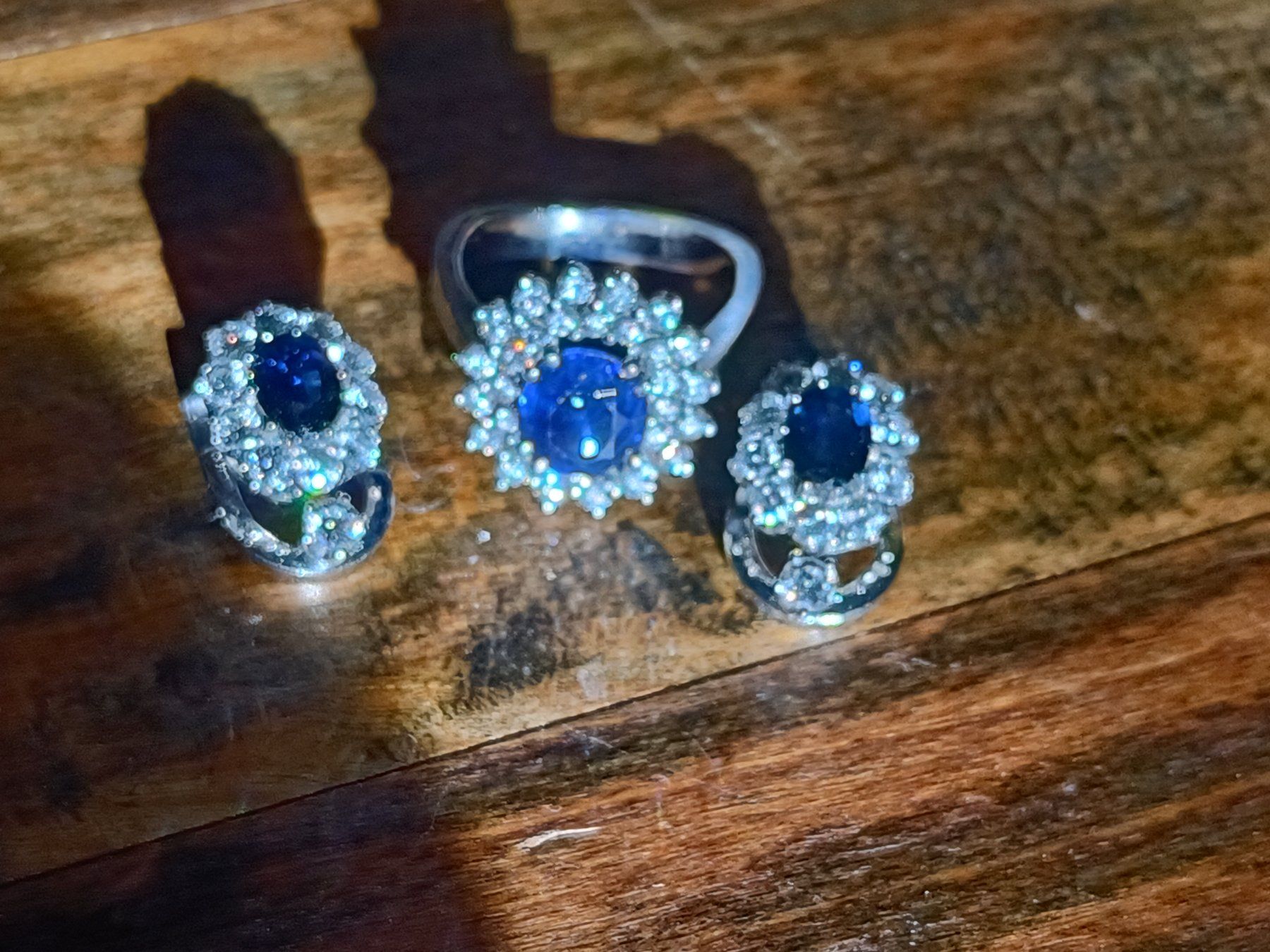 Altri gioielli: Weissgold Ring mit Clips Saphir – Usato da Köniz venduto da Brockenreich 2