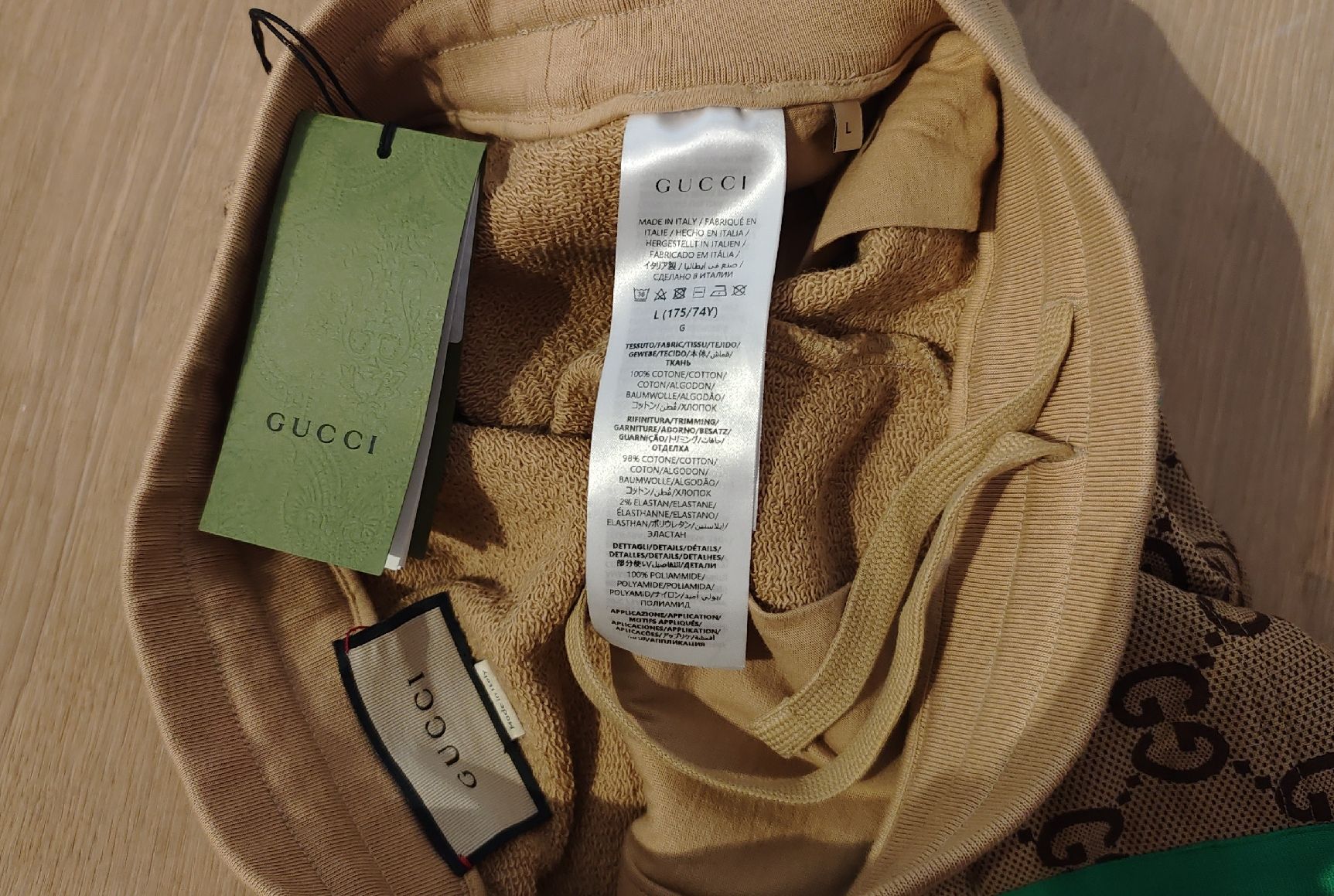Gucci Pantaloni: Gucci Shorts limited Cherry Edition – Nuovo (secondo la descrizione) da Meilen venduto da Aphrodite87 4