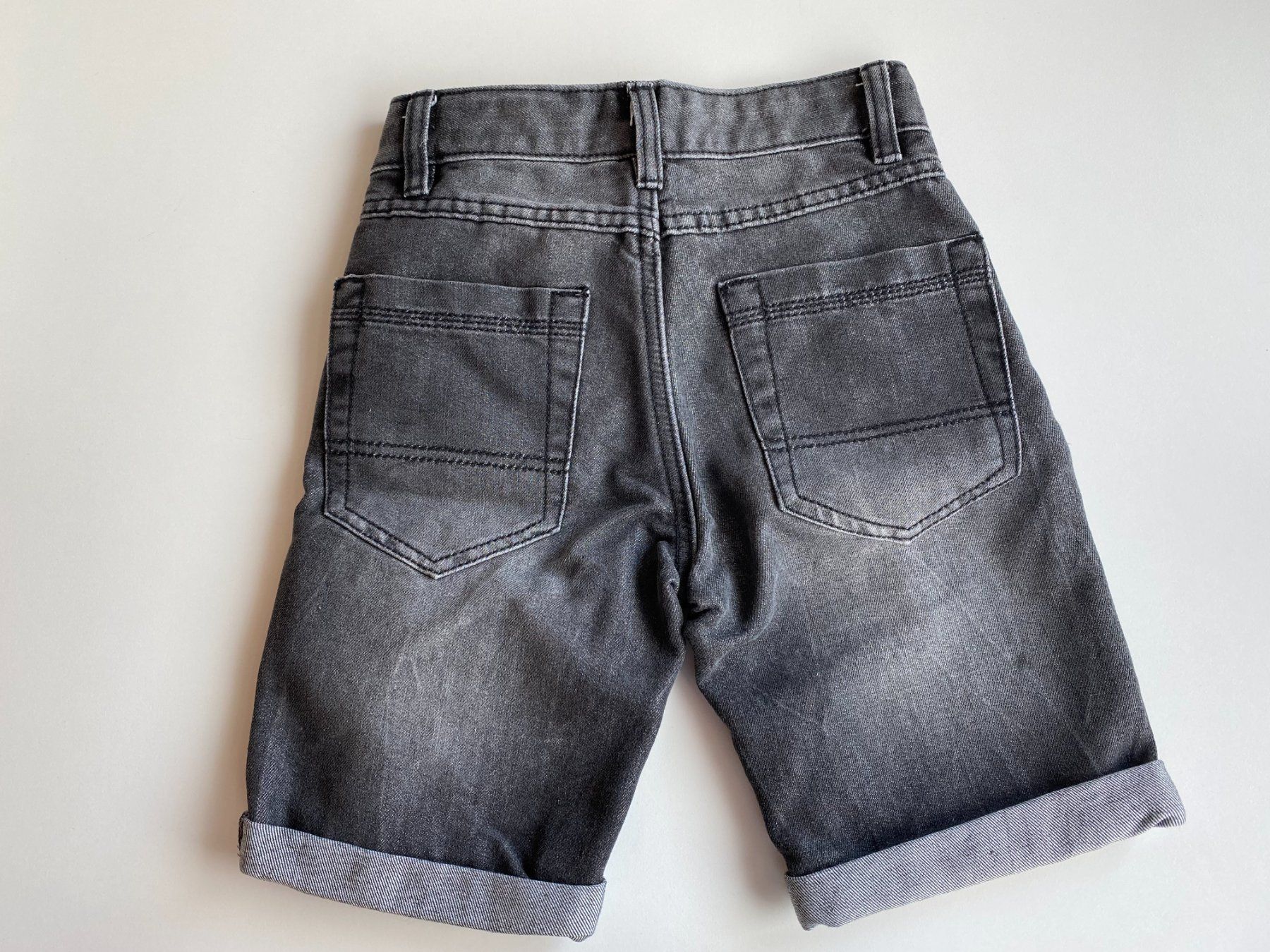 Pantaloni: Shorts 134 CHAPTER young, anthrazit – Usato da Wagen venduto da 20Ricola18 1