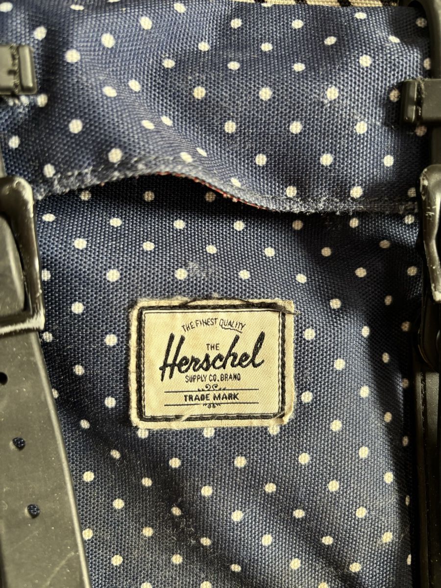 Herschel Zaini: Herschel Rucksack schwarz/weiss karriert – Usato da Männedorf venduto da giu_wm6d 5