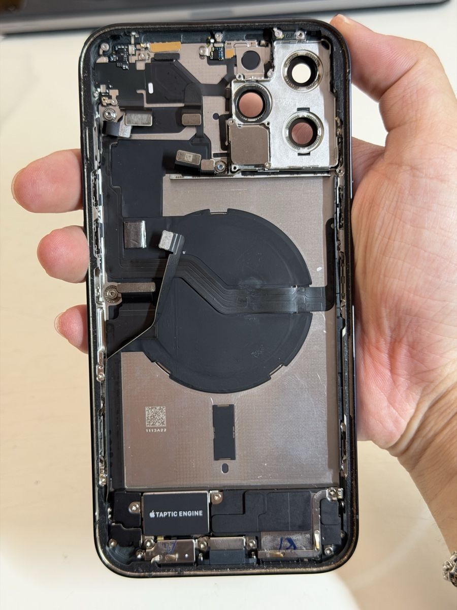 Apple Handys / Smartphones: Komplett iPhone 12Pro Max Blau Gehäuse Pulled  – Gebraucht aus Chur von beverlyone 5