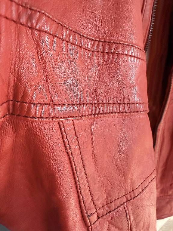 Jacken: veste pur cuir rouge  – Gebraucht aus Essert sous Champvent von car_55qv 1