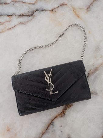Yves Saint Laurent Monogram Chain Wallet Schwarz