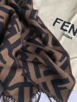 Écharpe Fendi neuve