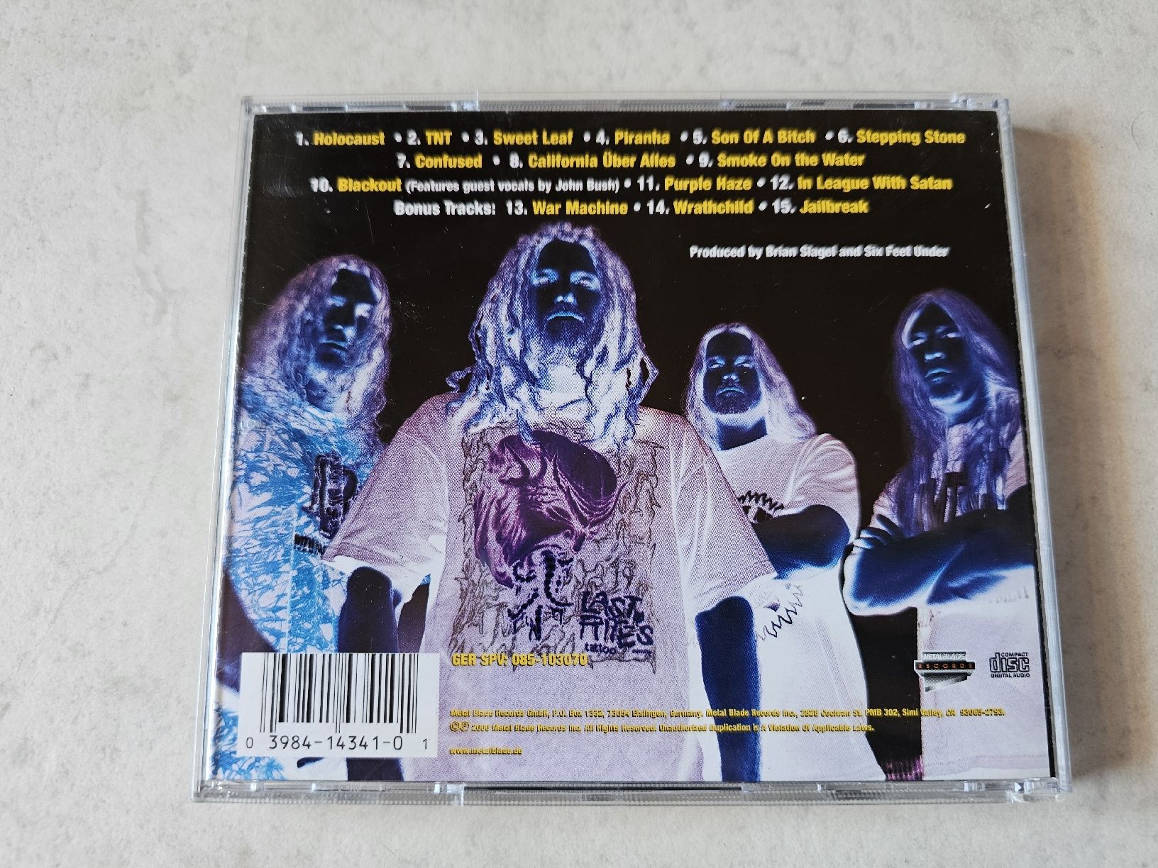 CD: Six Feet Under  -  Graveyard Classics – Usato da Schneisingen venduto da backstore24 1