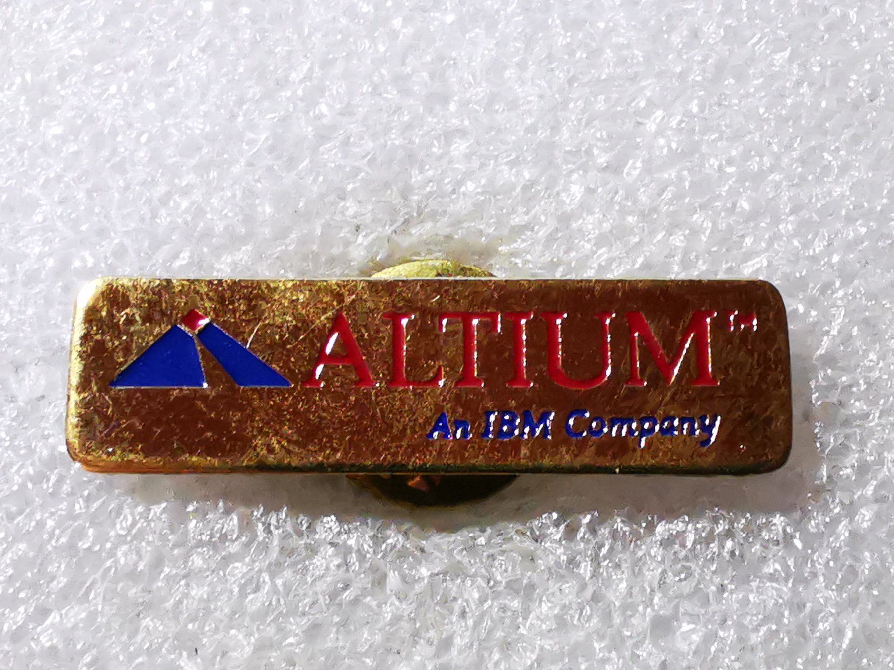 Placchette & Badge: Ansteckpin 45: IBM Altium – Usato da Oppligen venduto da Pin-Fall-Shop