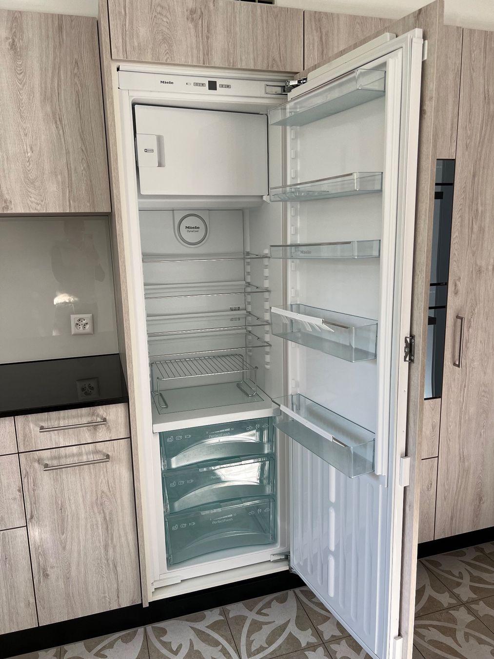 Miele Kühlschrank: Kühlschrank Miele – Gebraucht aus Oberägeri von cle_7fqt