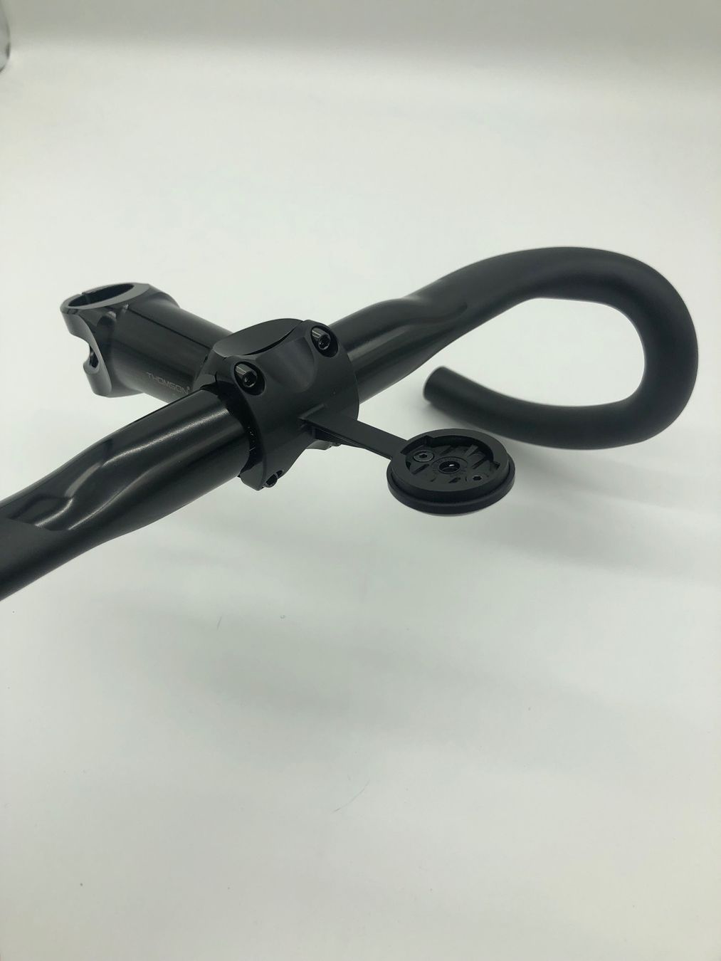 Thomson Ersatzteile: Thomson faceplate mit integriertem Garminhalter – Neu und originalverpackt aus Einsiedeln von Bikegeek