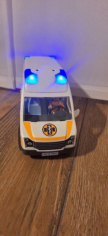 Playmobil Giocattoli: Playmobil Ambulanz – Usato da Neuenkirch venduto da Ducati79 1