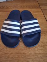 Adidas Adiletten blau mit weissen Streifen