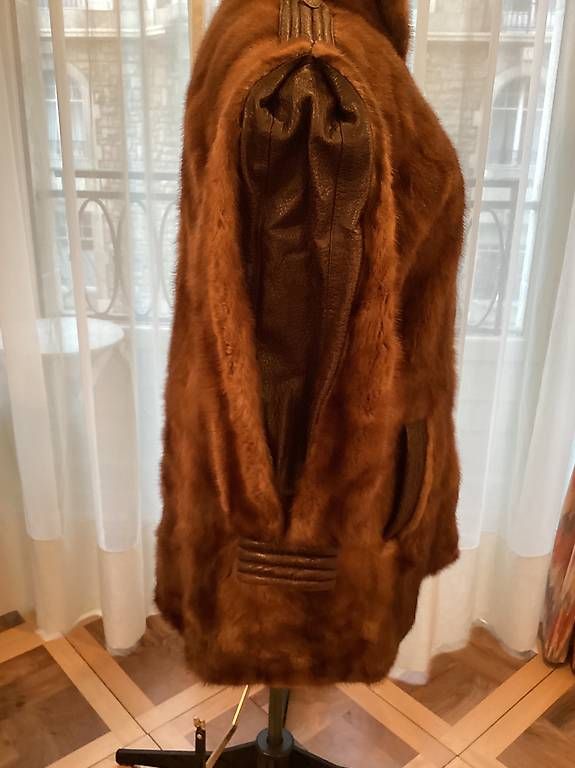 Cappotti: Manteau en fourrure – Usato da Geneve venduto da mic_hh6y 3