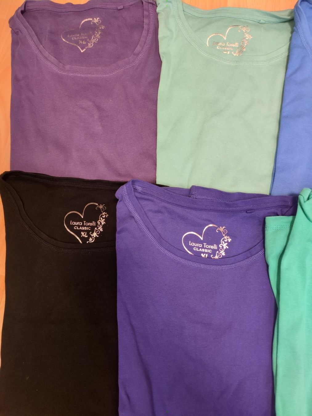 T-Shirts: 9 Laura Torelli Classic Shirts – Gebraucht aus Meilen von Karin_19 1