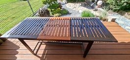 Gartentisch aus Holz, Ausziehbar