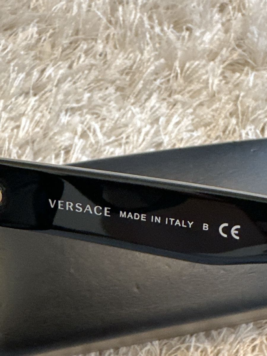 Versace Brillen & Gläser: Original Versace Sonnenbrille – Gebraucht aus Uitikon Waldegg von Amour_Zurich 2