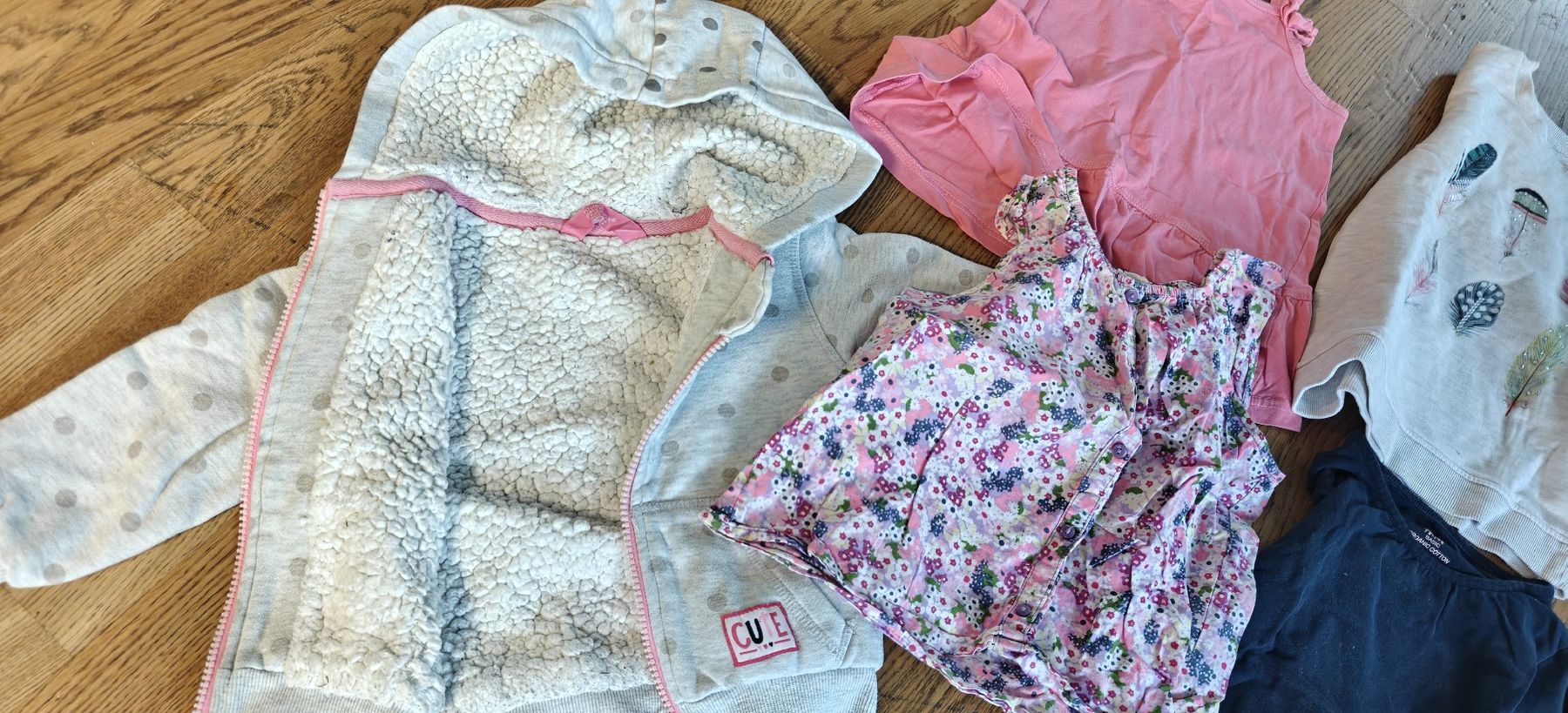 Kleiderpakete & -sets: Mädchen Set 17 Stück Grösse: 98 – Gebraucht aus Obernau von ChooseWisely 1