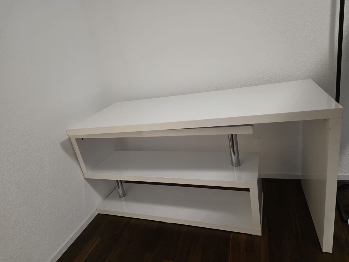 Scrivanie: Schreibtisch – Usato da Lyss venduto da KiS12
