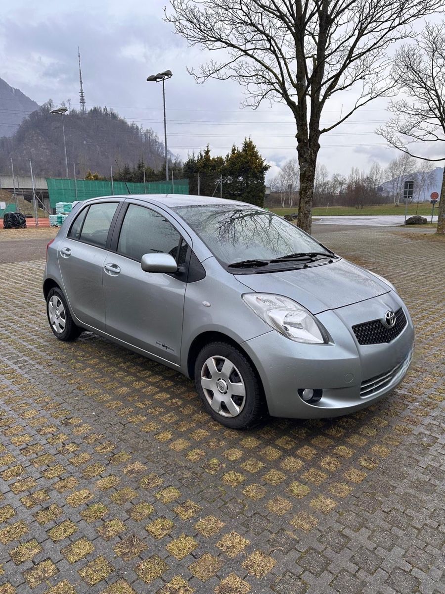 Toyota Automobili: Toyota Yaris 1.3  – Usato da Niederurnen venduto da stelu1991 1